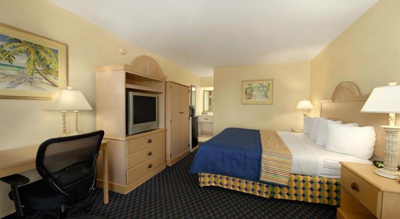 Days Inn By Wyndham Cocoa Cruiseport West At I-95/524 Экстерьер фото