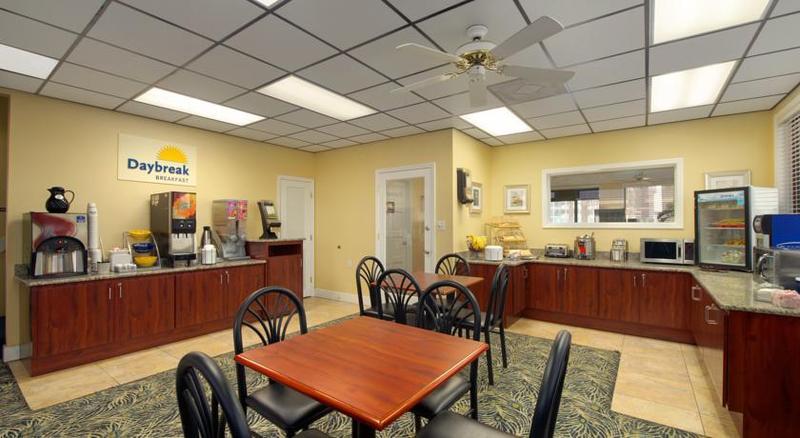 Days Inn By Wyndham Cocoa Cruiseport West At I-95/524 Экстерьер фото